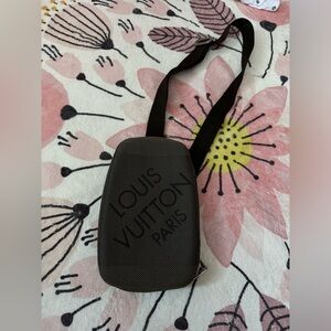 EUC Auth LOUIS VUITTON M93500 Damier Géant Marge Body Sling Bag